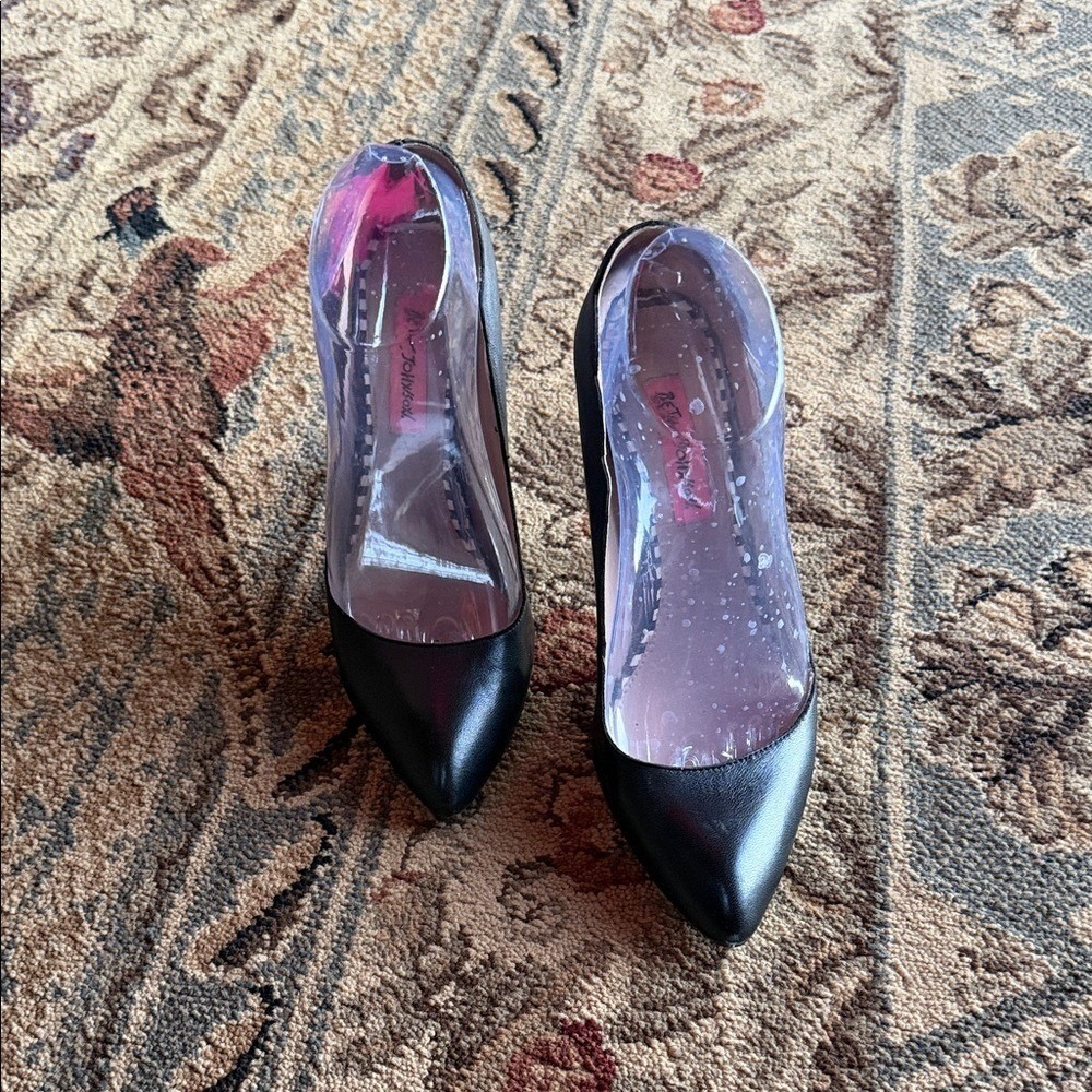 Betsey Johnson Black Pointed-Toe RACIEE 1 Sz. 7.5 Stiletto Heel Pumps - Picture 2 of 10